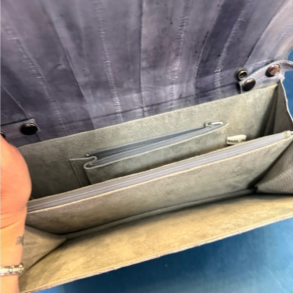 Vintage Genuine leather eel skin gray clutch - Picture 3 of 4